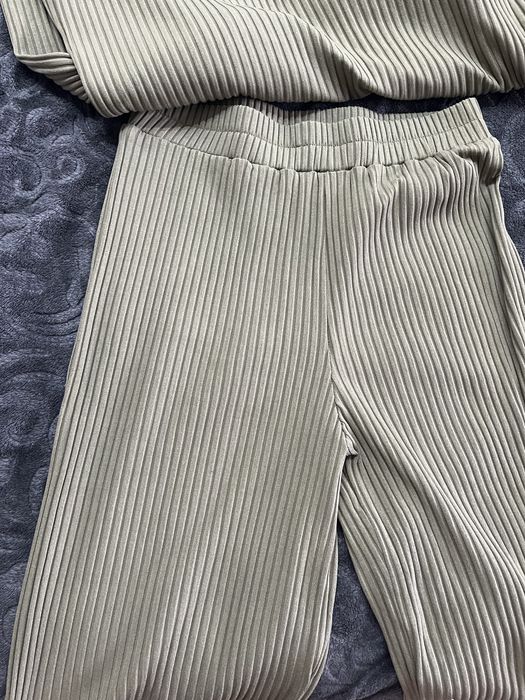 Кофта с длиным рукавом и брюки