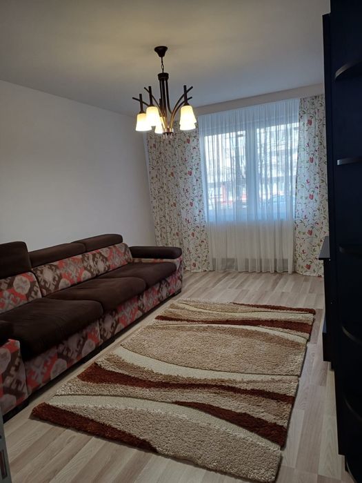 Apartament 2 camere, renovat recent, parter, 300 eur, Reghin