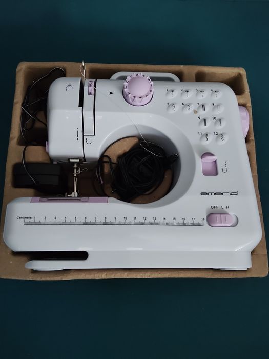 Vând mașină de cusut