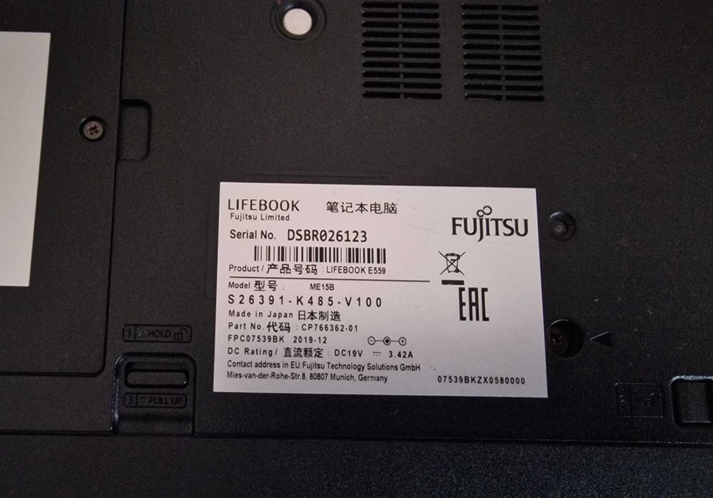 Laptop model 2020 Fujitsu 15,6" Lifebook E Series i5 Pro 8GB Ram 256GB