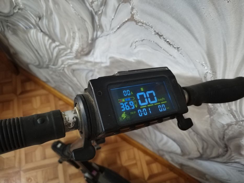 Продам Электросамокат б/у