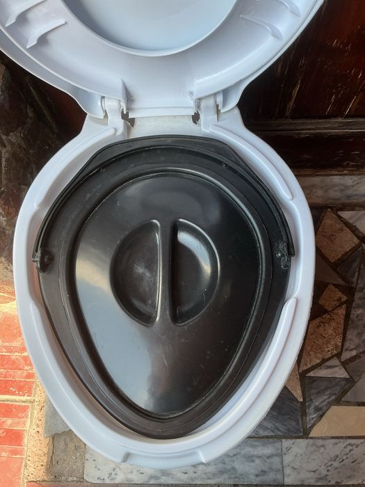 Продаю туалет переносной