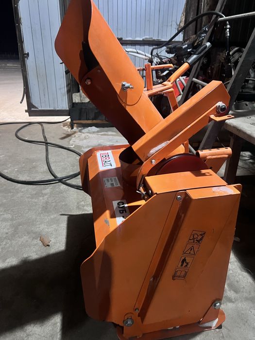 Снегоуборщик на мотоблоков