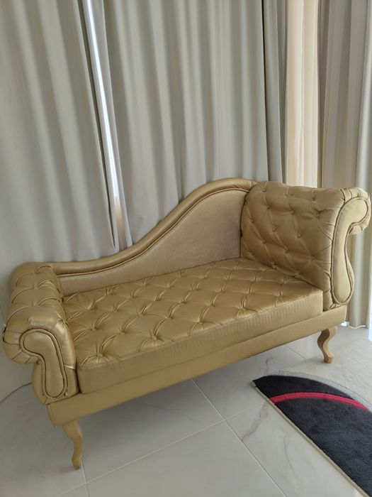 Ретро табуретка и диван