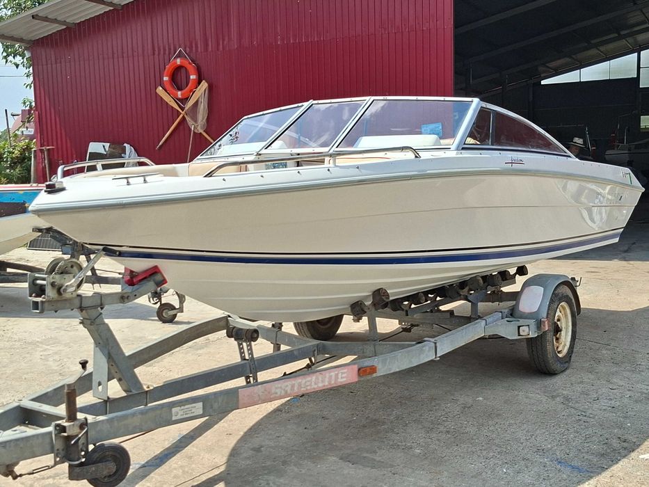 лодка Four Winns 190 Freedom Bowrider