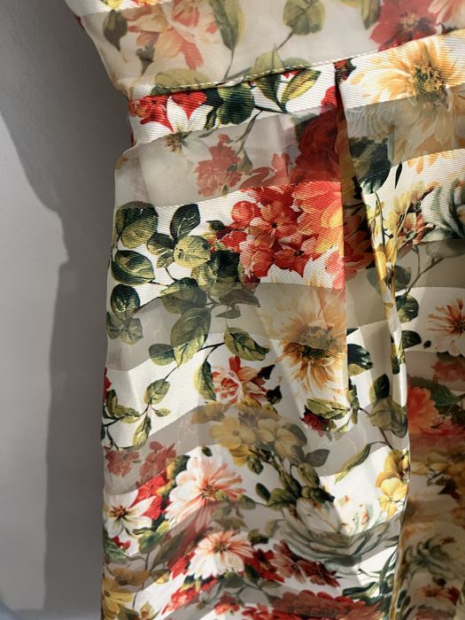 Rochie model floral lungime medie fara maneci marime 42/ potrivit M