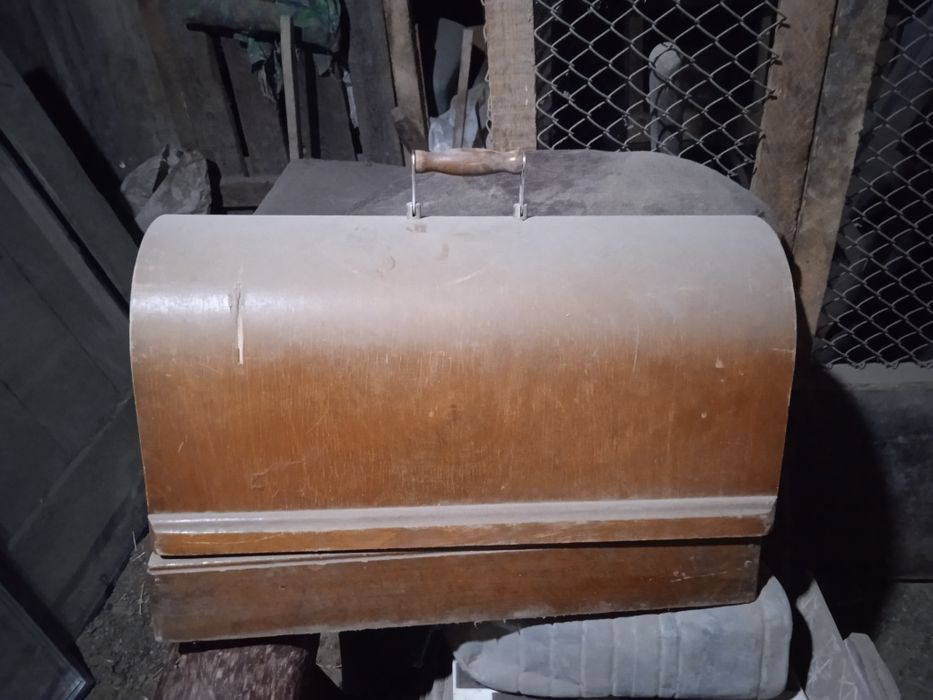 Продам швейную машинку