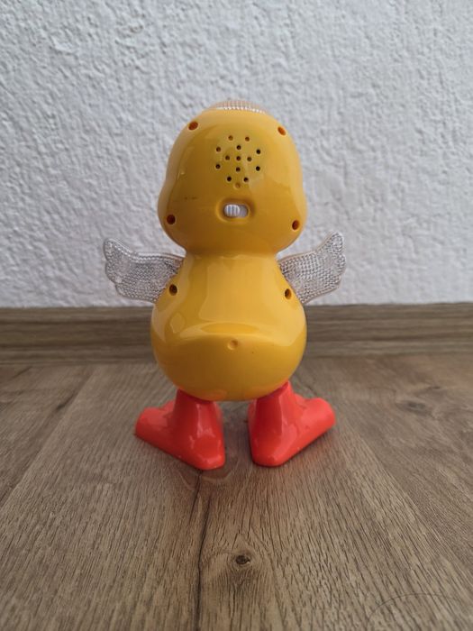 Детска играчка пате - пее и танцува