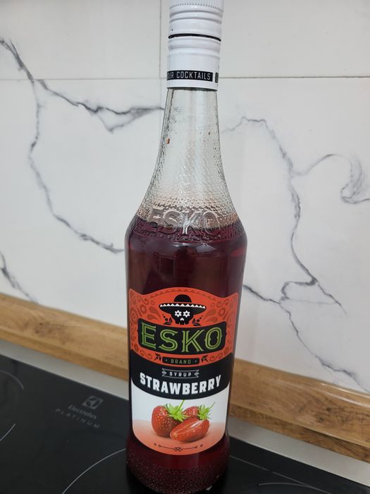 Продам сироп клубничный