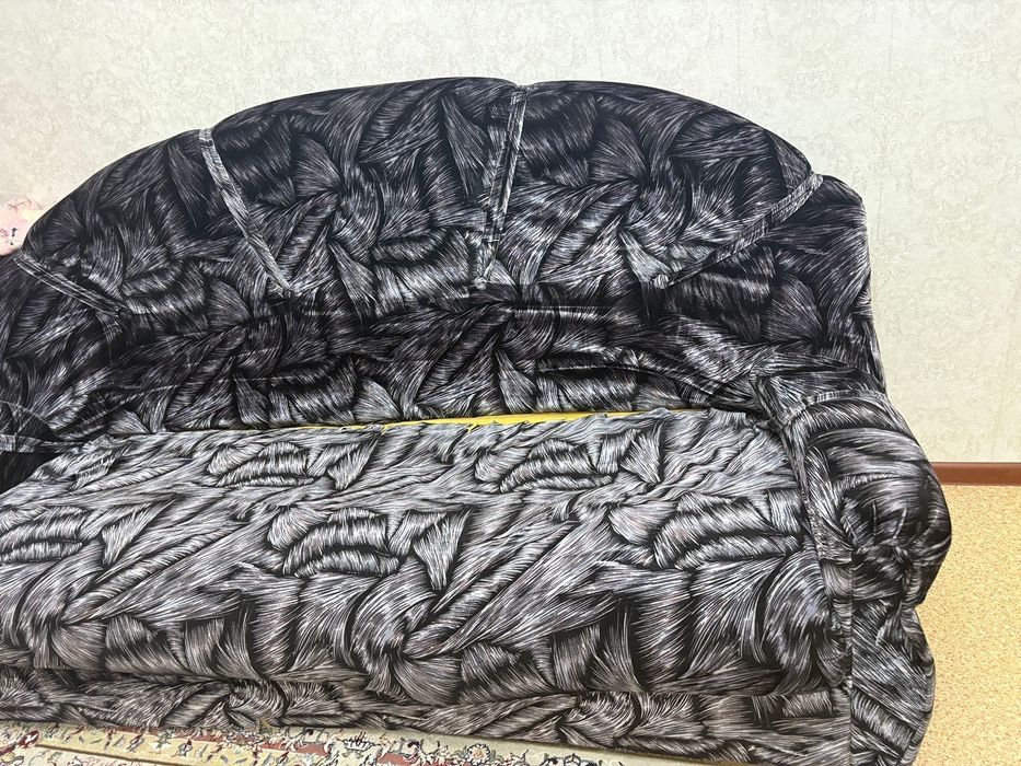 Үйге қолданылатын деван сатылады