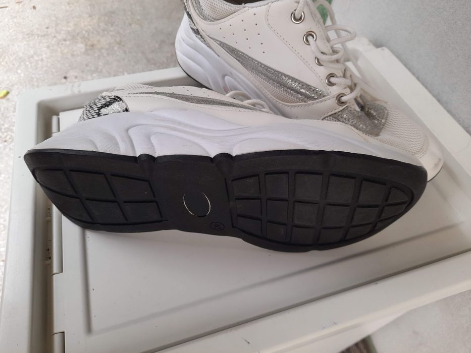 Бели маратонки АА11 ном.40