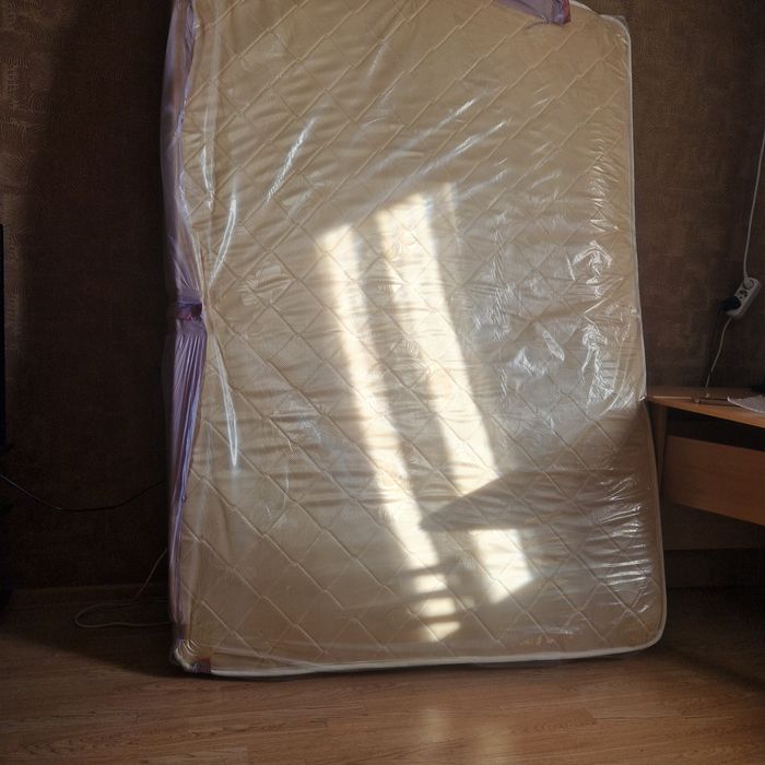 Продам матрас 140