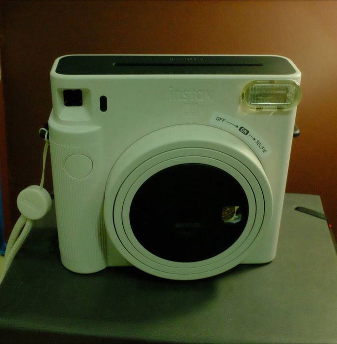 Полароид Instax SQ1