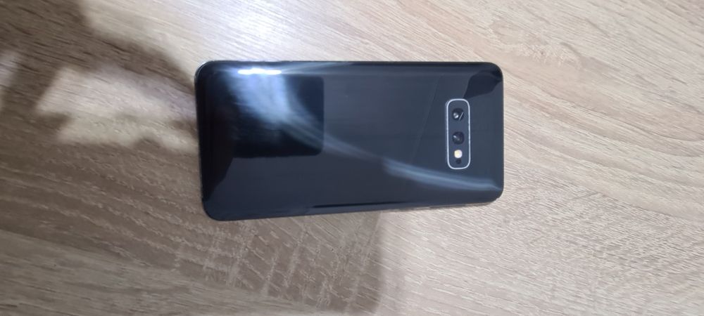 Vând Samsung galaxy s10e