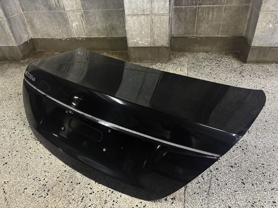 Mercedes W213/Заден капак