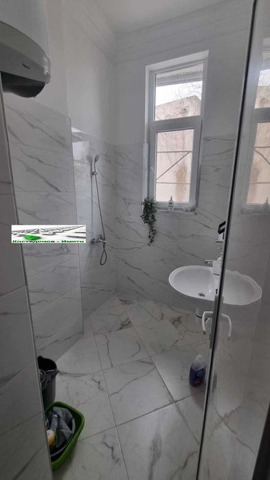 Етаж от къща в гр.Пловдив - Център!