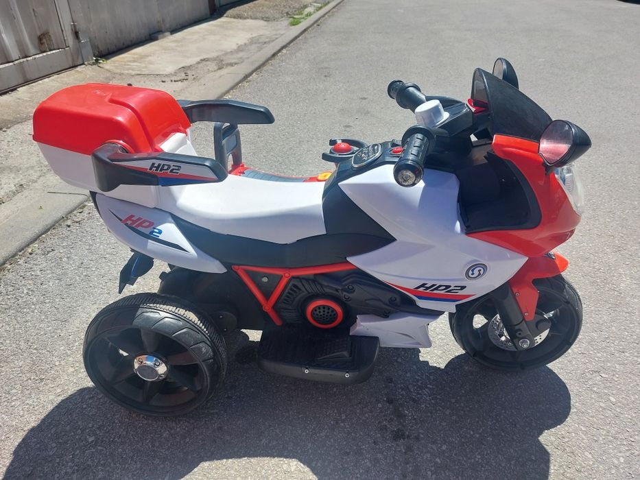 Акумулаторен мотор