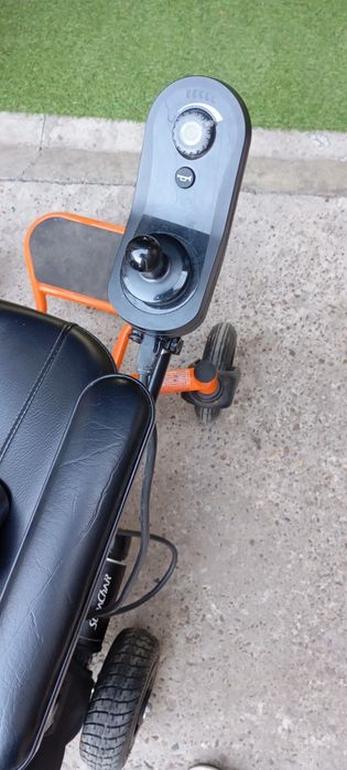 Căruț electric scuter dizabilități bătrâni 2 modele in poze