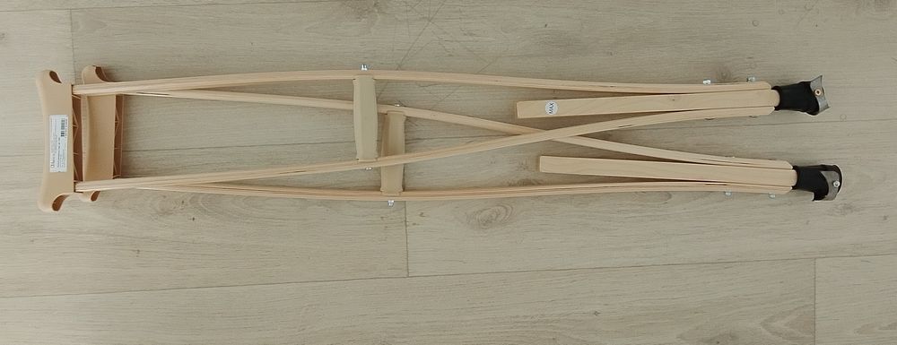 Продам костыли деревянные.