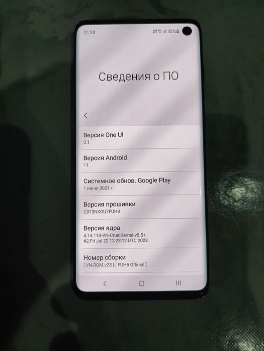 Продам Samsung S10