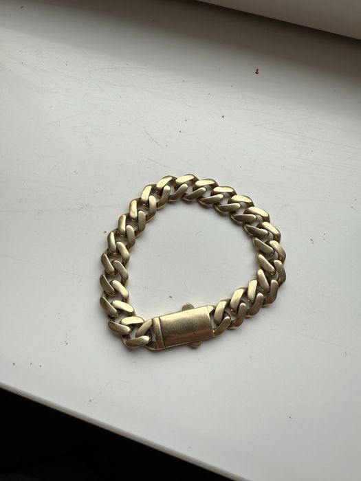 Bratara cuban cubaneza aur 14 karate 21 gr.Lungime 19 cm.Pret 8000 lei