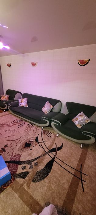 Диван и два кресла . Раскладной диван