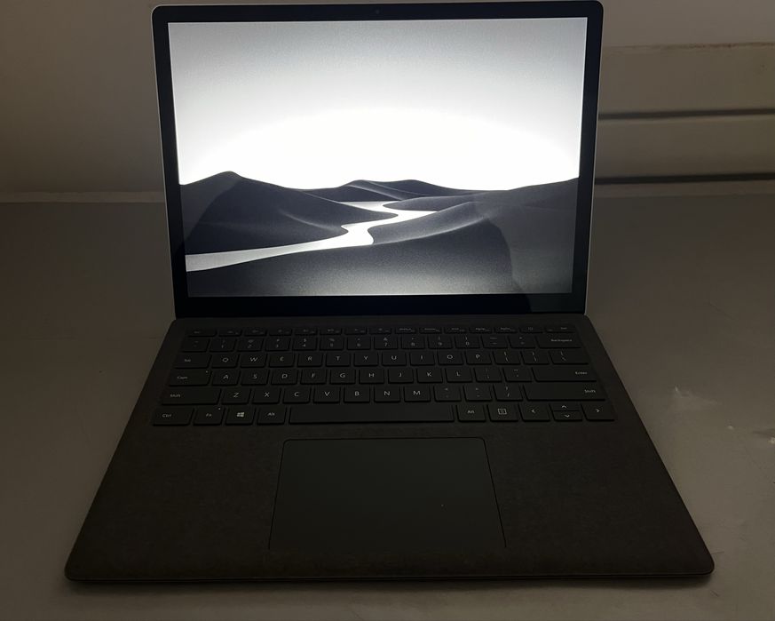 Sotiladi: Microsoft Surface Laptop 4