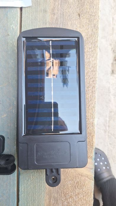 Lampa solară cu senzor miscare si telecomanda