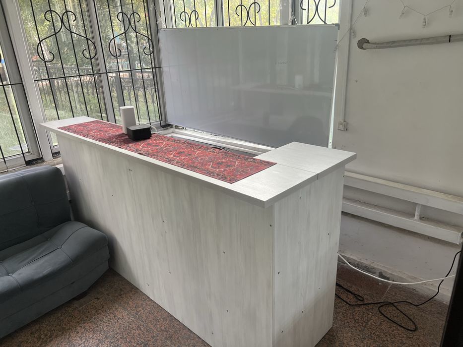 Продается мебель цветочного магазина