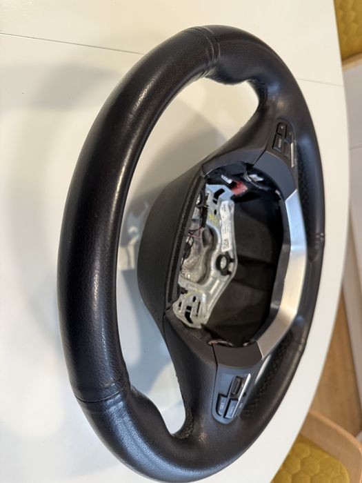 Volan bmw x3 f25 fabr 2016, potriveste pe f10 sau seria3x5 stare nou