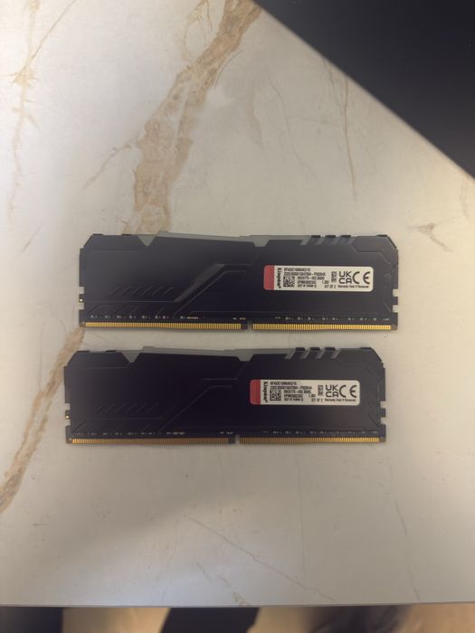 DDR4 Kingston Fury/ T-Force Delta