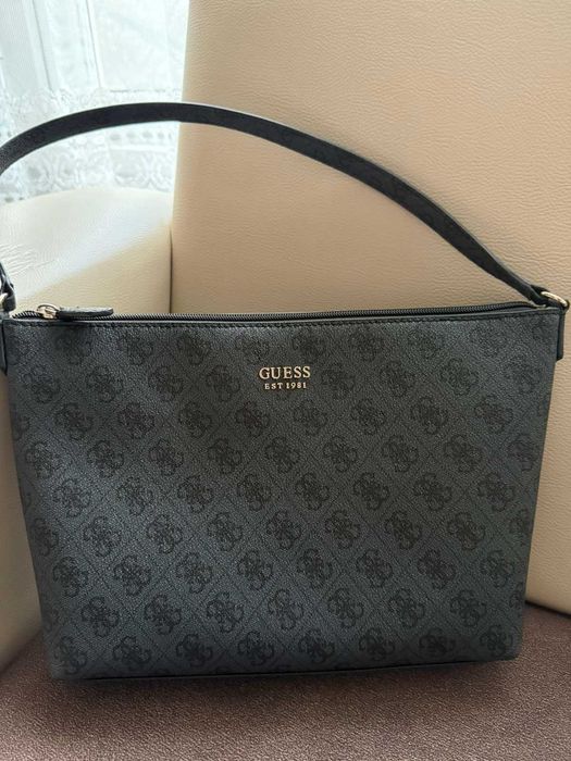 Дамска чанта Guess