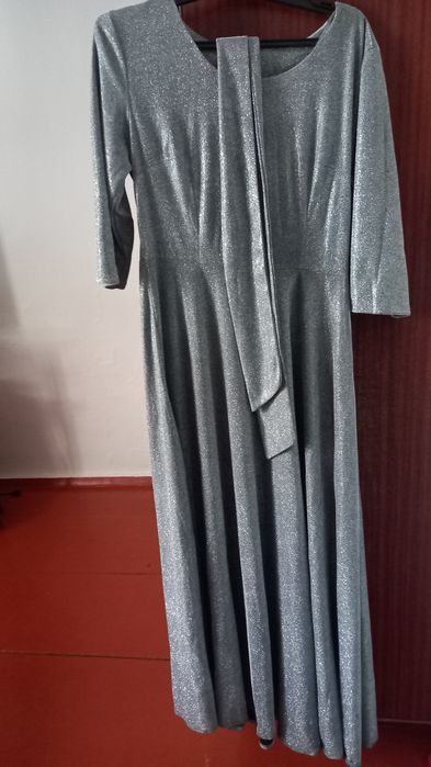 Продам  платье в хорошем состоянии