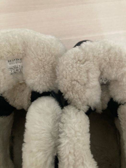 Продам  женские зимние ботинки