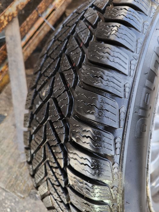 Зимни гуми Diplomat Winter ST 15 сола 205/65 като нови