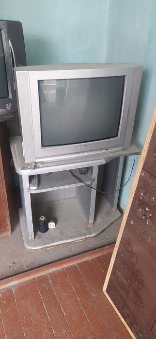 Televizorlar sotiladi