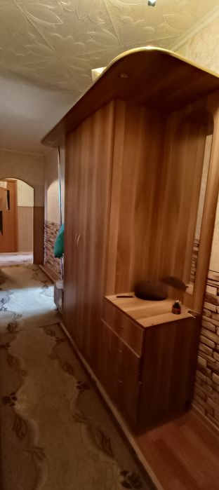 Продам квартиру  3 комнатную