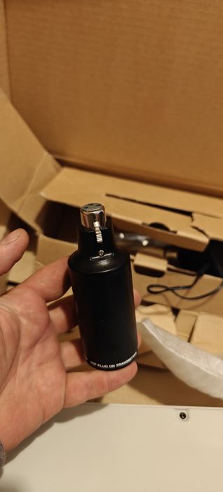 Безжични микрофони и станции