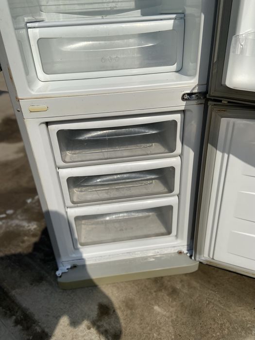 Холодильник рабочая доставка есть