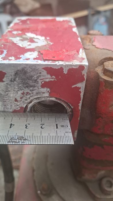 Лебедка от буровой установки.