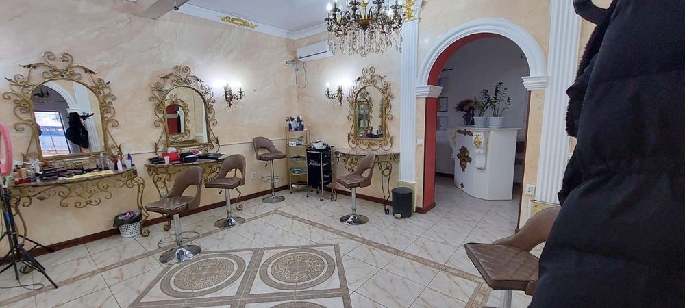Сдаётся место для женского мастера