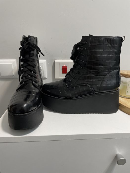 Дамски ботуши на платформа Mei черен