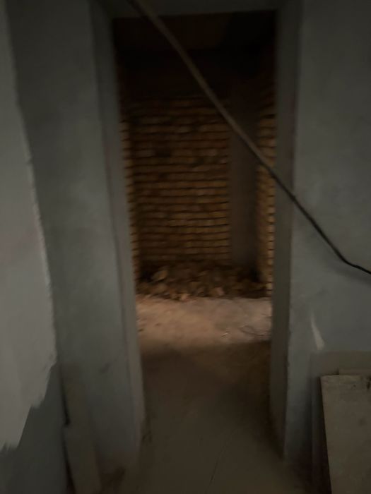 Подвал сотилади шахар марказида 53кв