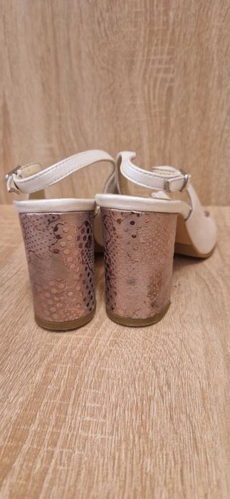 Pantofi toc gros piele albi