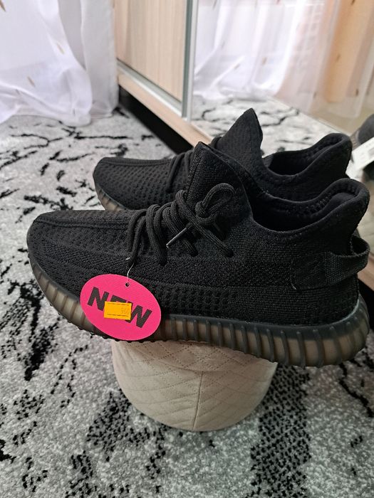 Adidas YEEZY BOOST 350 V2