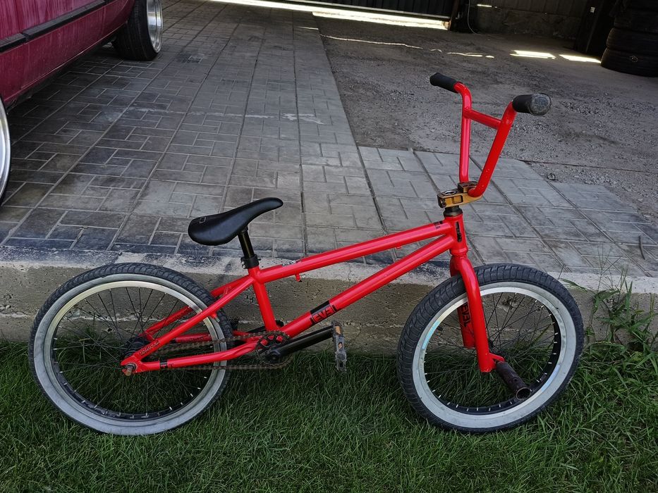 BMX Tech Team red