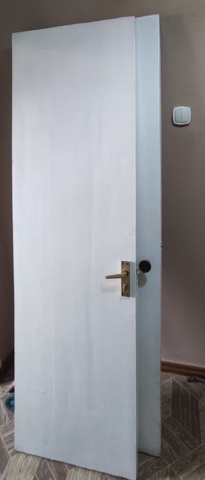 Отдам двери б/у деревянные