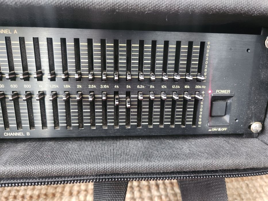 Egalizator Yamaha 02031b