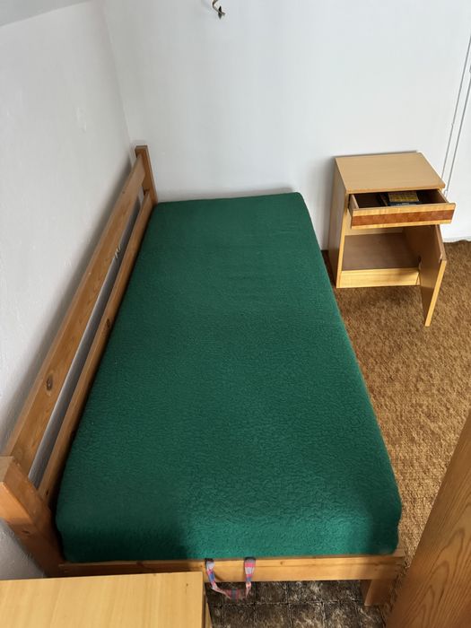 легла шкафчета и тоалетка, гардероб