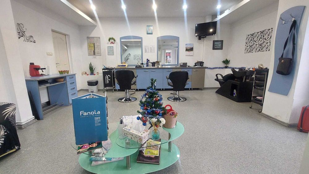 Manichiura / Masaj / Cosmetica - spațiu